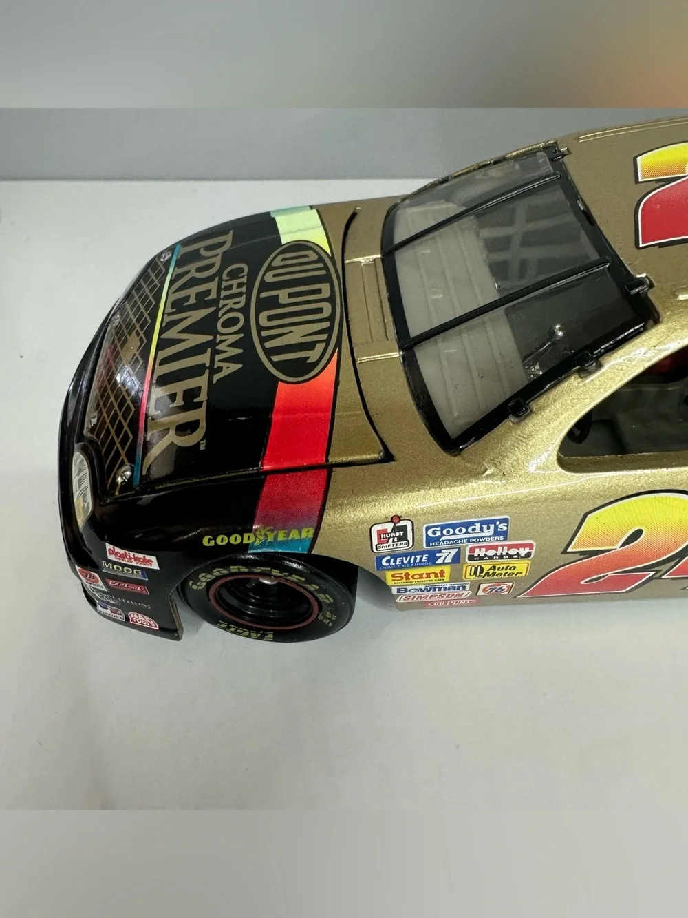 Jeff Gordon #24 DuPont Chroma Premier 1997 Monte Carlo 1:24 Diecast Car